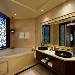 Club Twin Room